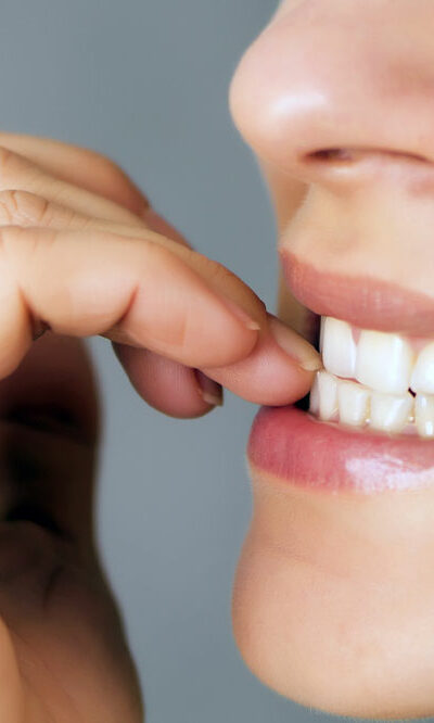 10 Unhealthy Habits That Damage the Teeth