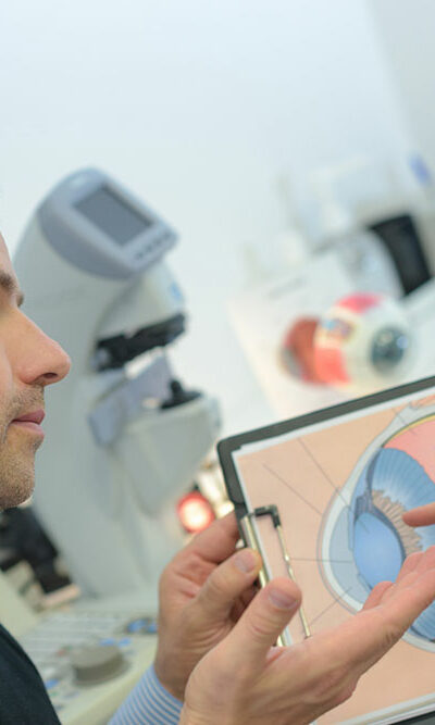11 early warning signs of age-related macular degeneration
