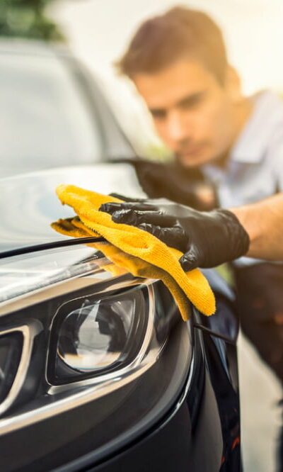 8 common mistakes to avoid while washing a car