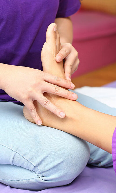 Signs indicating diabetic neuropathy caused by excess sugar